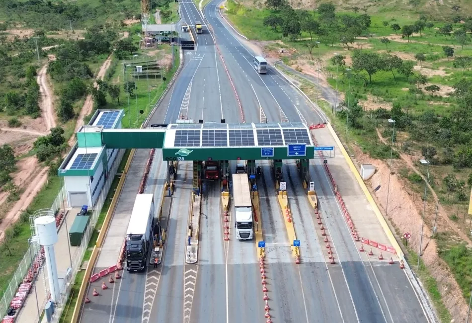 Segurança nas rodovias: Ecovias alerta sobre riscos de cargas excedentes e mal acondicionadas