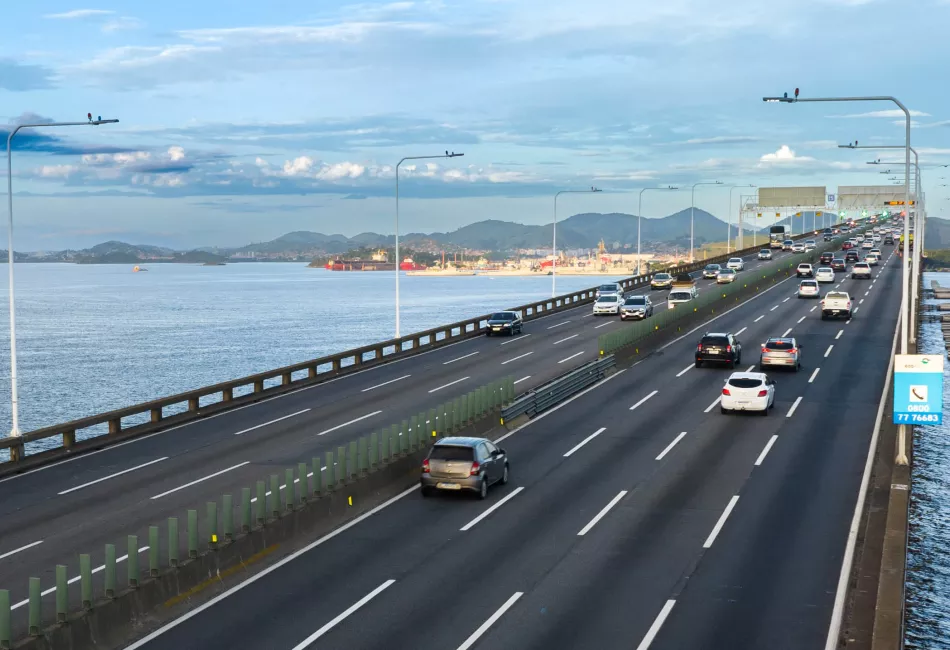 Feriado prolongado deve movimentar mais de 1 milhão de veículos na Ponte Rio-Niterói